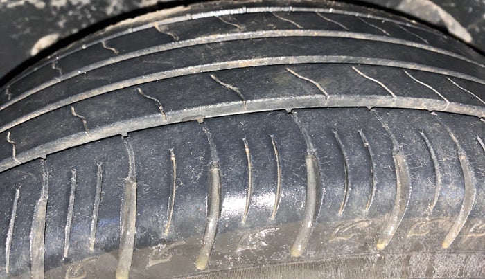 2019 Renault Duster 110 PS RXZ MT DIESEL, Diesel, Manual, 58,291 km, Right Front Tyre Tread