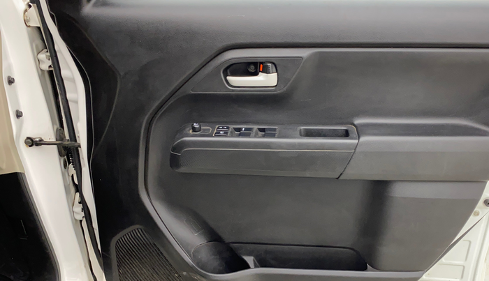 2022 Maruti New Wagon-R VXI 1.0, Petrol, Manual, 47,723 km, Driver Side Door Panels Control