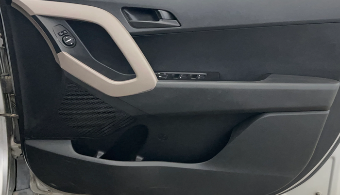 2017 Hyundai Creta E PLUS 1.6 PETROL, Petrol, Manual, 68,949 km, Driver Side Door Panels Control