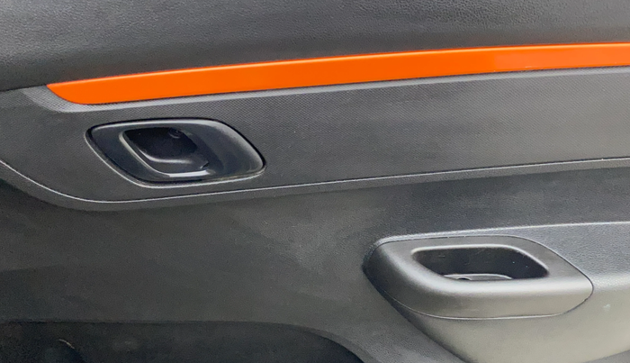 2019 Renault Kwid CLIMBER 1.0 AMT, Petrol, Automatic, 74,108 km, Driver Side Door Panels Control