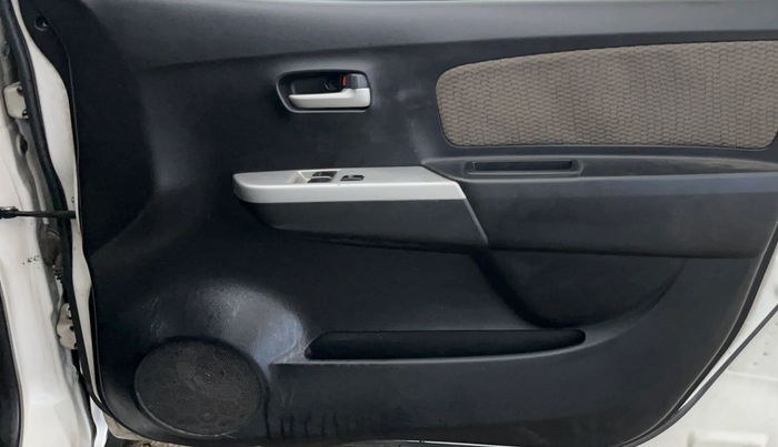 2014 Maruti Wagon R 1.0 LXI, Petrol, Manual, 58,492 km, Driver Side Door Panels Control