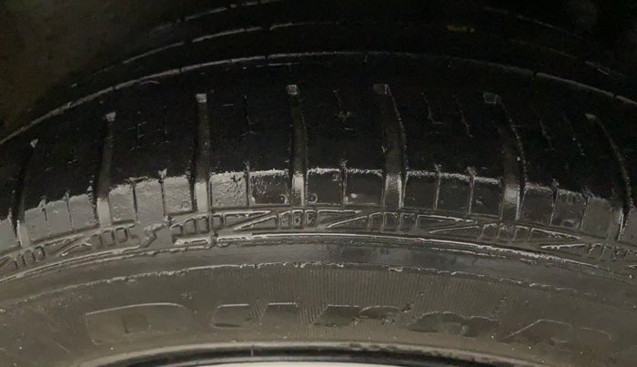 2013 Maruti Ertiga VXI, Petrol, Manual, 39,114 km, Left Rear Tyre Tread