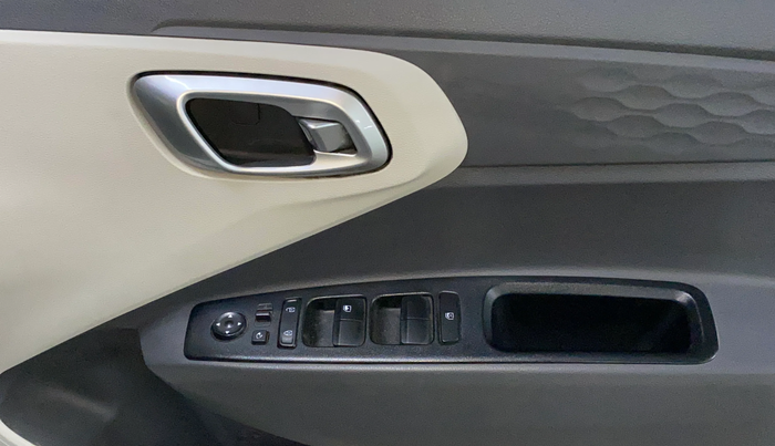 2020 Hyundai AURA SX PLUS 1.2 AMT, Petrol, Automatic, 52,764 km, Driver Side Door Panels Control