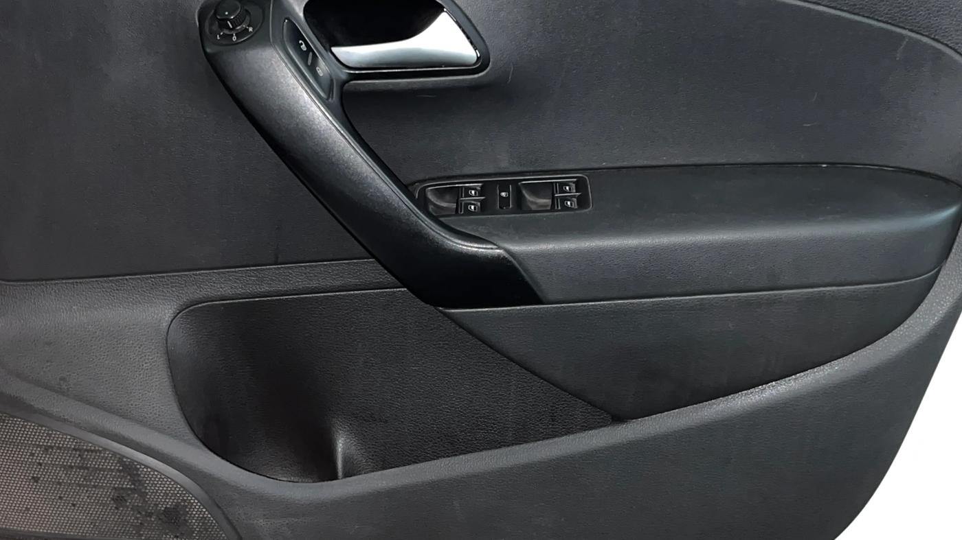 2019 Volkswagen Polo HIGHLINE PLUS 1.0, Petrol, Manual, 53,341 km, Driver Side Door Panels Control