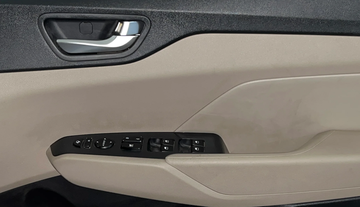2021 Hyundai Verna SX 1.5 VTVT, Petrol, Manual, 65,210 km, Driver Side Door Panels Control