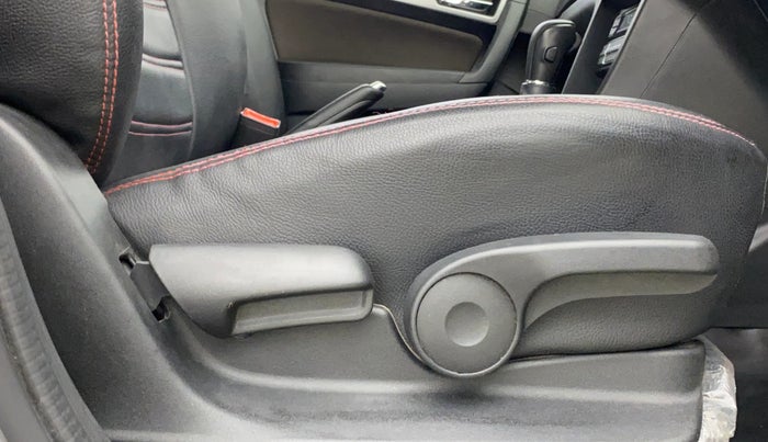 2021 Toyota URBAN CRUISER PREMIUM GRADE AT, Petrol, Automatic, 52,144 km, Driver Side Adjustment Panel