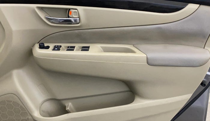 2015 Maruti Ciaz ZXI+, CNG, Manual, 78,804 km, Driver Side Door Panels Control