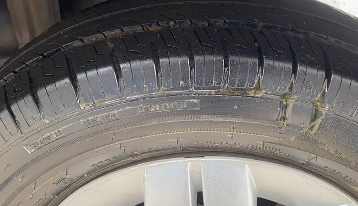 2017 Maruti Alto 800 LXI, Petrol, Manual, 73,202 km, Left Rear Tyre Tread