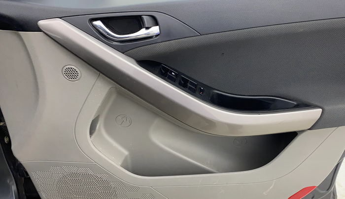 2018 Tata NEXON XZ PLUS PETROL, Petrol, Manual, 86,344 km, Driver Side Door Panels Control