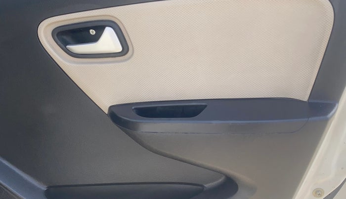 2019 Maruti Alto VXI, Petrol, Manual, 32,995 km, Driver Side Door Panels Control