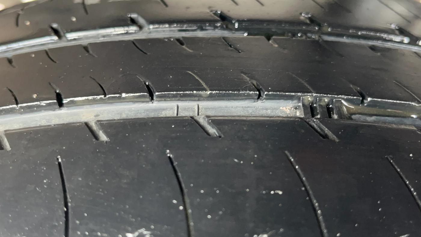 2016 Mahindra Kuv100 K2 PLUS 6 STR, Petrol, Manual, 19,783 km, Left Rear Tyre Tread