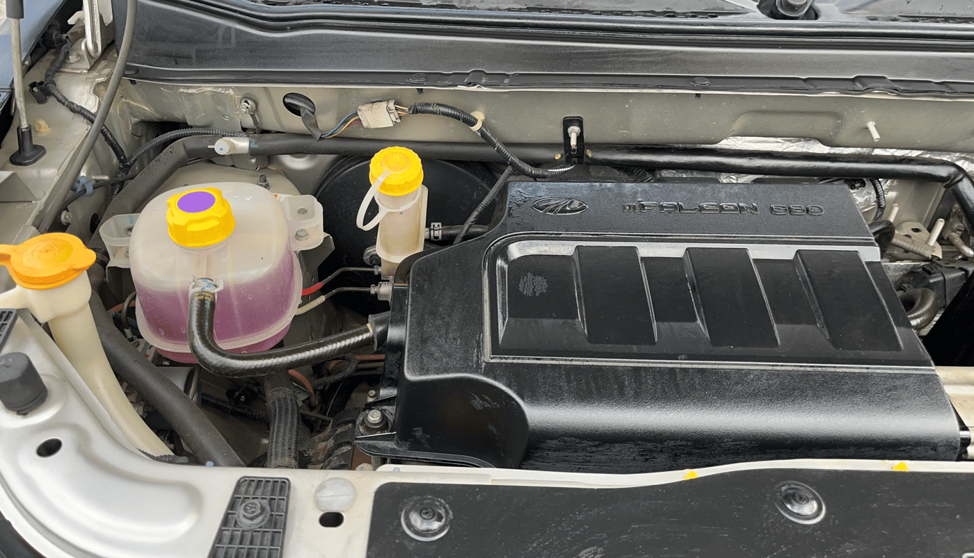 2016 Mahindra Kuv100 K2 PLUS 6 STR, Petrol, Manual, 19,783 km, Engine View - Right