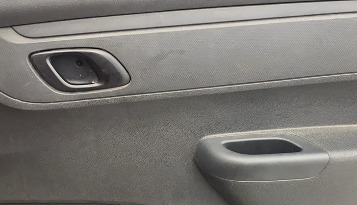 2016 Renault Kwid RXT 0.8, Petrol, Manual, 76,994 km, Driver Side Door Panels Control