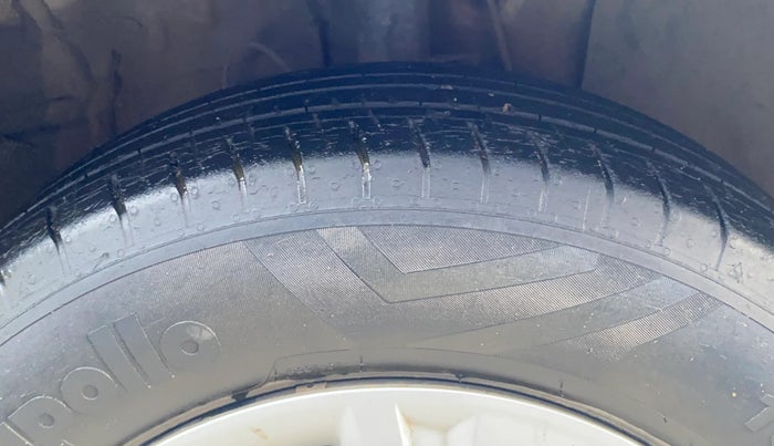 2020 Hyundai VENUE S 1.2, Petrol, Manual, 29,129 km, Right Front Tyre Tread