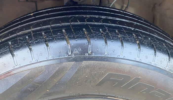 2020 Hyundai VENUE S 1.2, Petrol, Manual, 29,129 km, Left Front Tyre Tread