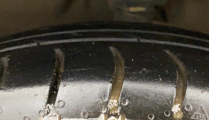 2020 Maruti Celerio VXI (O) CNG, CNG, Manual, 60,576 km, Left Front Tyre Tread