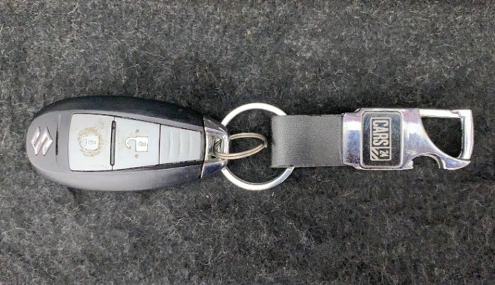 2015 Maruti Swift ZXI, Petrol, Manual, 57,155 km, Key Close Up