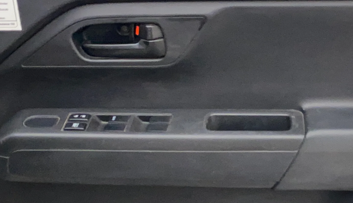 2019 Maruti New Wagon-R LXI CNG (O) 1.0, CNG, Manual, 57,277 km, Driver Side Door Panels Control