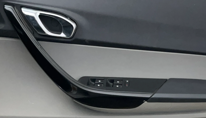 2017 Tata Tiago XZ PETROL, Petrol, Manual, 64,015 km, Driver Side Door Panels Control