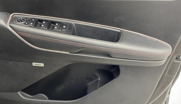 2021 KIA SONET GTX PLUS 1.0 DCT, Petrol, Automatic, 17,327 km, Driver Side Door Panels Control