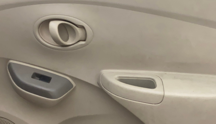 2014 Datsun Go T, Petrol, Manual, 67,663 km, Driver Side Door Panels Control