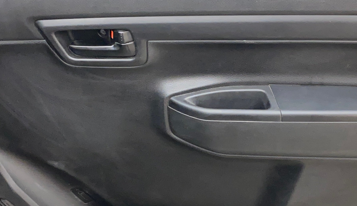 2020 Maruti S PRESSO VXI PLUS AMT, Petrol, Automatic, 53,765 km, Driver Side Door Panels Control