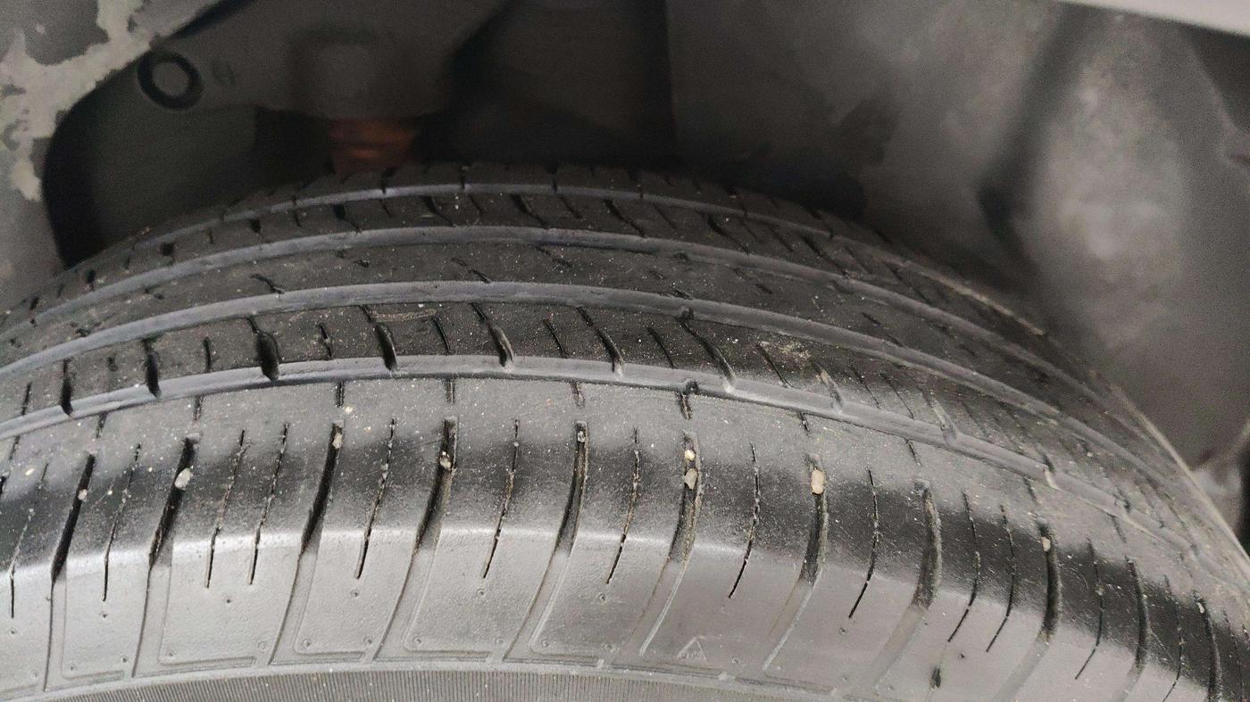 2023 Tata Harrier XZA PLUS O DUAL TONE, Diesel, Automatic, 21,724 km, Right Front Tyre Tread