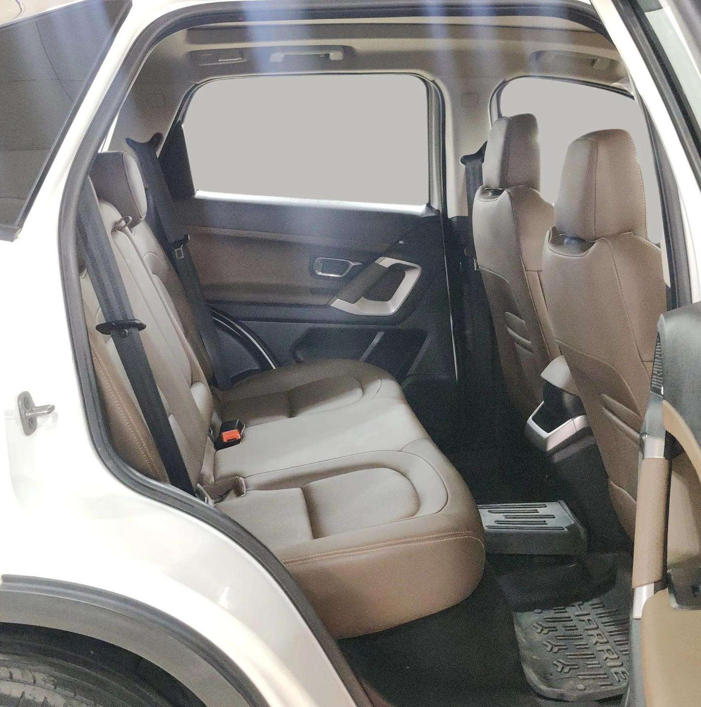 2023 Tata Harrier XZA PLUS O DUAL TONE, Diesel, Automatic, 21,724 km, Right Side Rear Door Cabin