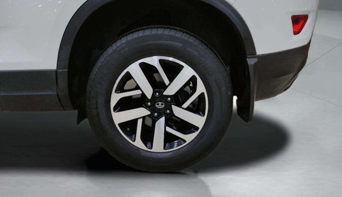 2023 Tata Harrier XZA PLUS O DUAL TONE, Diesel, Automatic, 21,724 km, Left Rear Wheel