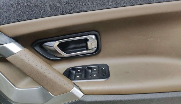 2023 Tata Harrier XZA PLUS O DUAL TONE, Diesel, Automatic, 21,724 km, Driver Side Door Panels Control