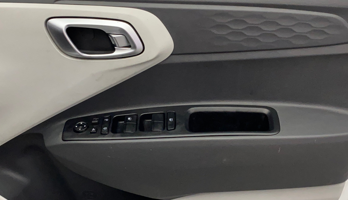 2022 Hyundai GRAND I10 NIOS ASTA 1.2 KAPPA VTVT, Petrol, Manual, 38,253 km, Driver Side Door Panels Control