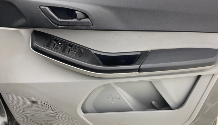 2020 Tata Tiago XZA PETROL, Petrol, Automatic, 72,871 km, Driver Side Door Panels Control