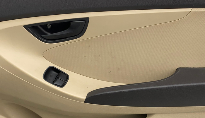 2015 Hyundai Eon ERA +, Petrol, Manual, 53,004 km, Driver Side Door Panels Control