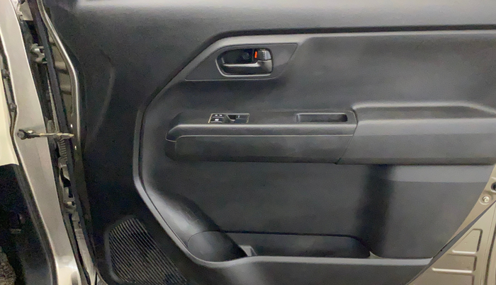 2020 Maruti New Wagon-R LXI CNG 1.0, CNG, Manual, 53,437 km, Driver Side Door Panels Control