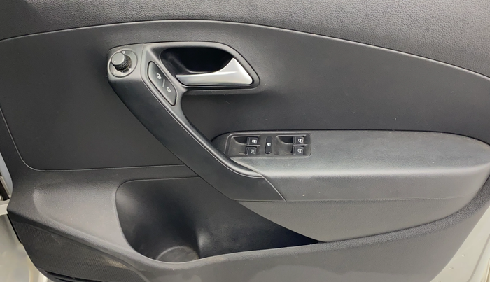 2022 Volkswagen Polo HIGHLINE PLUS 1.0L TSI, Petrol, Manual, 32,468 km, Driver Side Door Panels Control