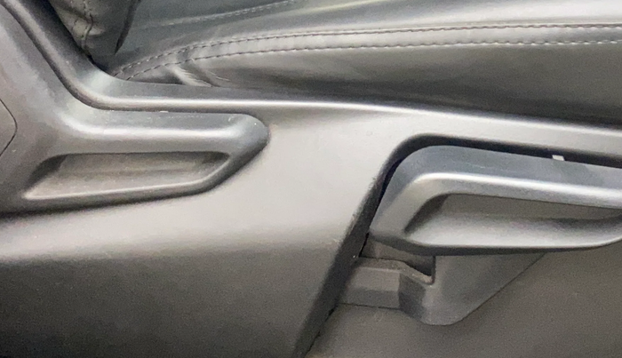 2020 Tata NEXON XZ PLUS PETROL, Petrol, Manual, 1,03,943 km, Driver Side Adjustment Panel