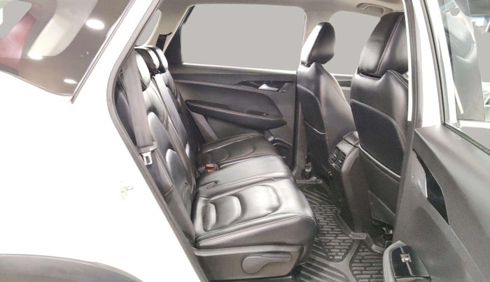 2022 MG HECTOR SHARP 2.0 DIESEL, Diesel, Manual, 37,677 km, Right Side Rear Door Cabin