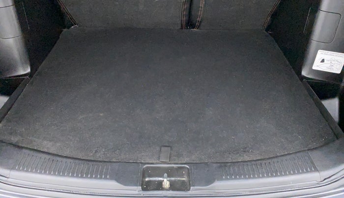 2018 Maruti S Cross SIGMA SHVS, Diesel, Manual, 51,406 km, Boot Inside