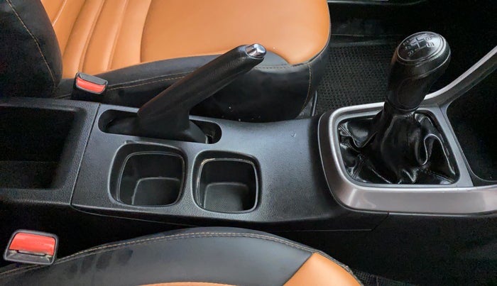 2018 Maruti S Cross SIGMA SHVS, Diesel, Manual, 51,406 km, Gear Lever