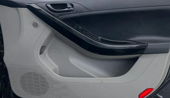 2018 Tata NEXON XM PETROL, Petrol, Manual, 41,138 km, Driver Side Door Panels Control