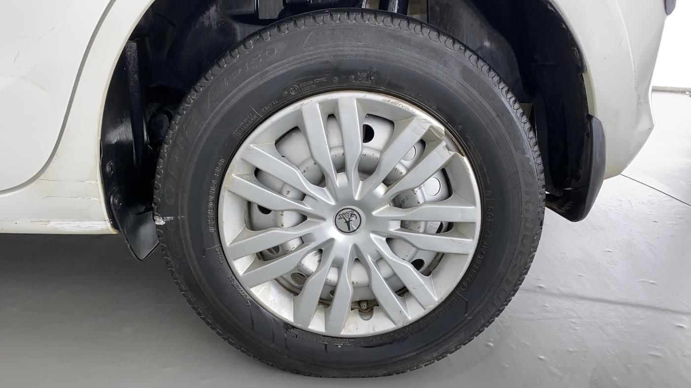 2018 Maruti Swift LXI D, Petrol, Manual, 40,216 km, Left Rear Wheel