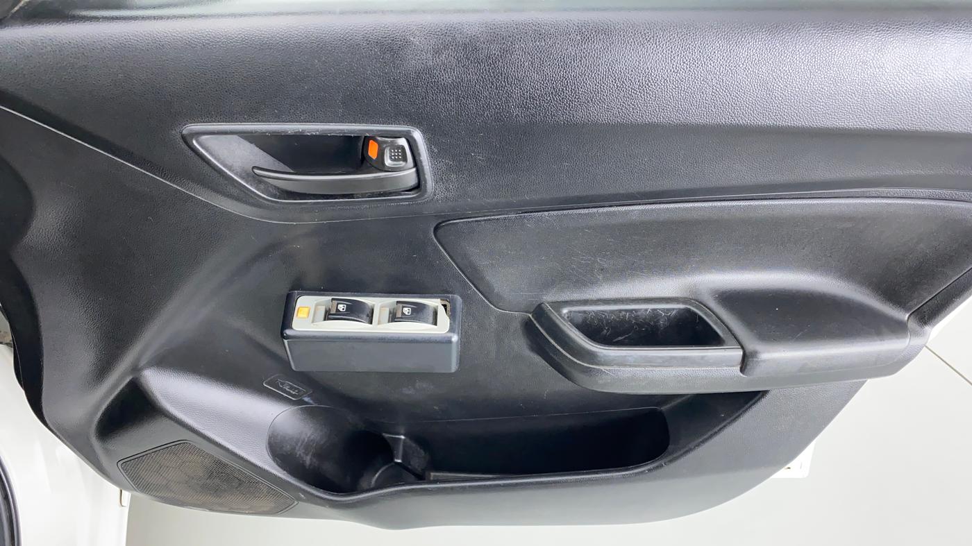 2018 Maruti Swift LXI D, Petrol, Manual, 40,216 km, Driver Side Door Panels Control