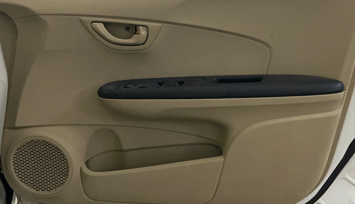 2015 Honda Amaze 1.2L I-VTEC S, Petrol, Manual, 56,165 km, Driver Side Door Panels Control