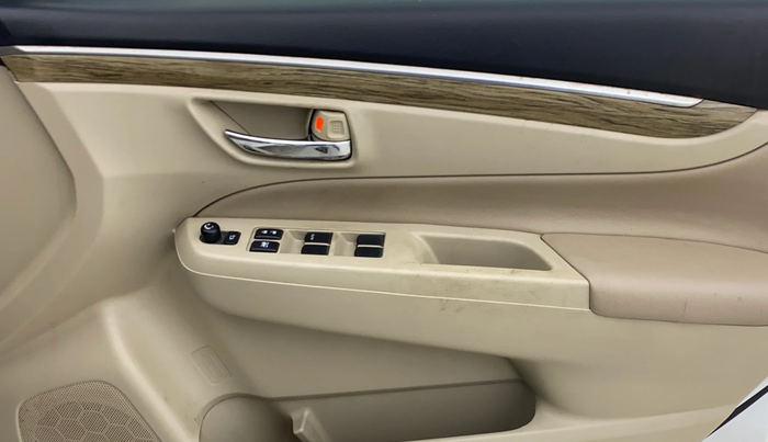 2020 Maruti Ciaz ALPHA  AT 1.5 SHVS PETROL, Petrol, Automatic, 1,03,140 km, Driver Side Door Panels Control