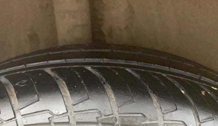 2017 Nissan Micra XV CVT, Petrol, Automatic, 1,06,798 km, Right Rear Tyre Tread