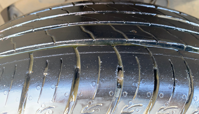 2014 Nissan Terrano XV D THP 110 PS, Diesel, Manual, 65,489 km, Right Rear Tyre Tread