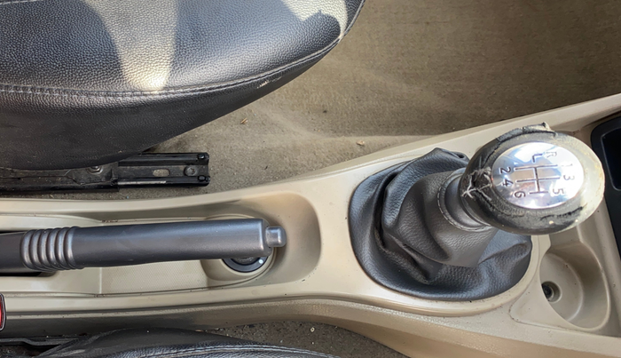 2014 Nissan Terrano XV D THP 110 PS, Diesel, Manual, 65,489 km, Gear Lever