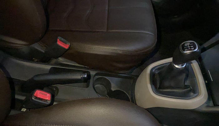 2018 Hyundai Xcent S 1.2, Petrol, Manual, 55,716 km, Gear Lever