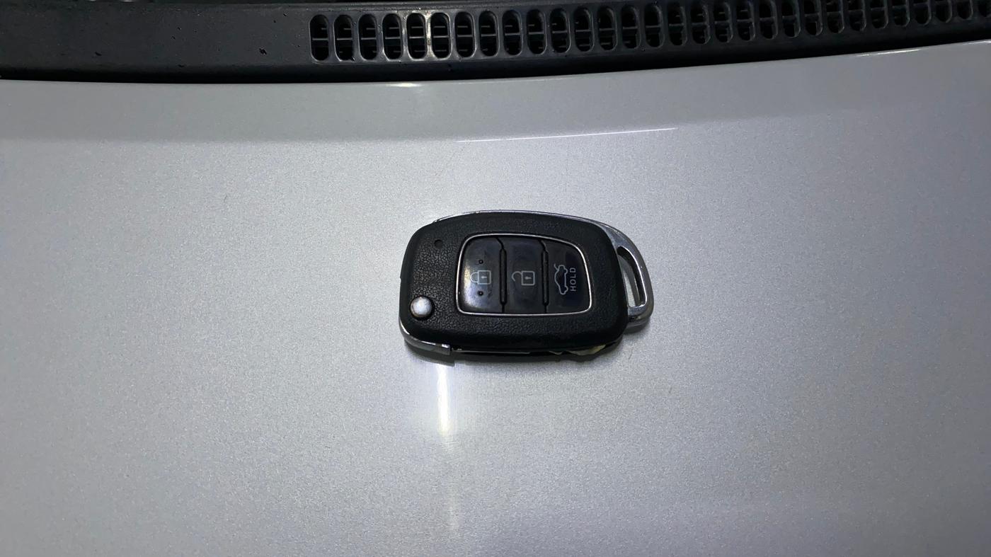 2018 Hyundai Xcent S 1.2, Petrol, Manual, 55,716 km, Key Close Up