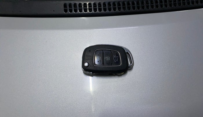 2018 Hyundai Xcent S 1.2, Petrol, Manual, 55,716 km, Key Close Up